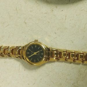 Omax Ladies classic Waterproof Gold Crystal Watch